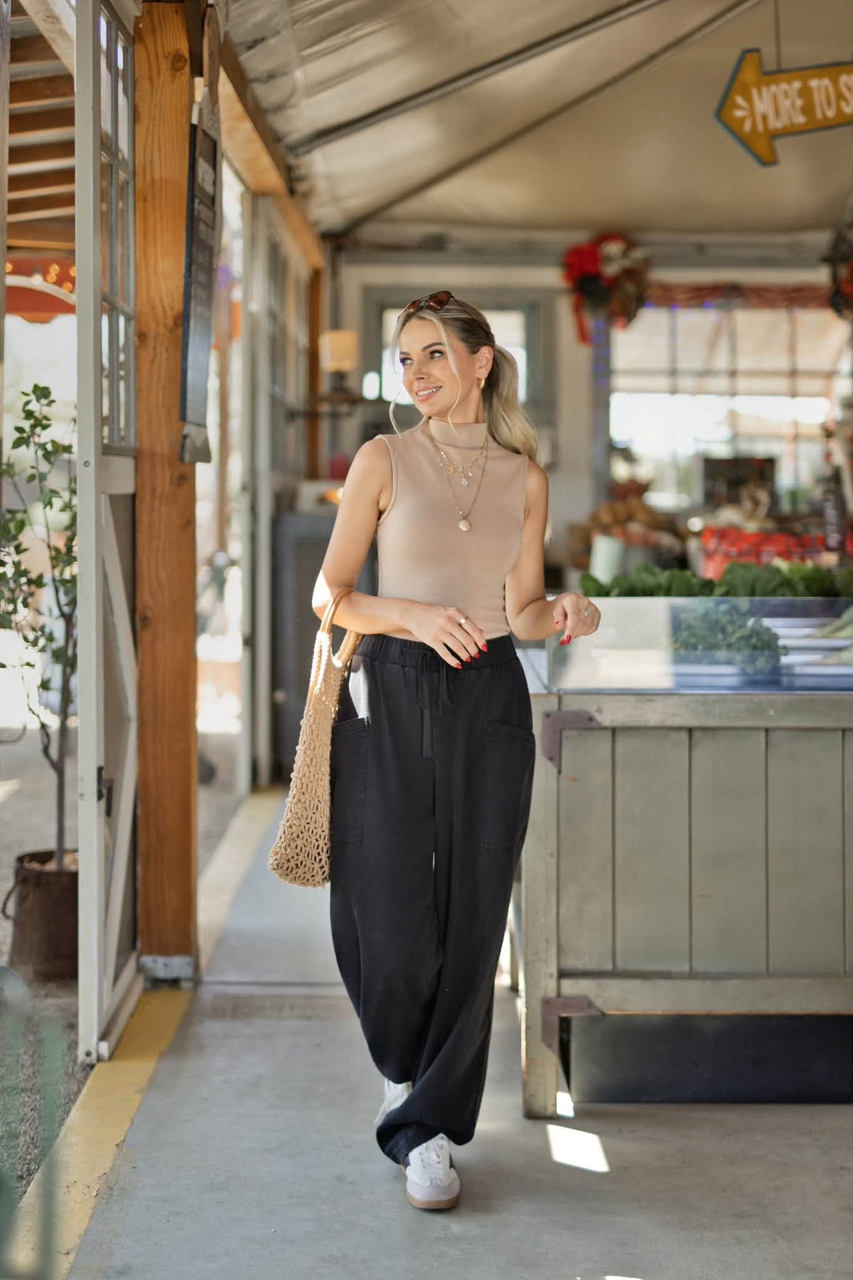 LuLaRoe Brindley Black wash women's barrel-leg pull-on pants - product photo 8