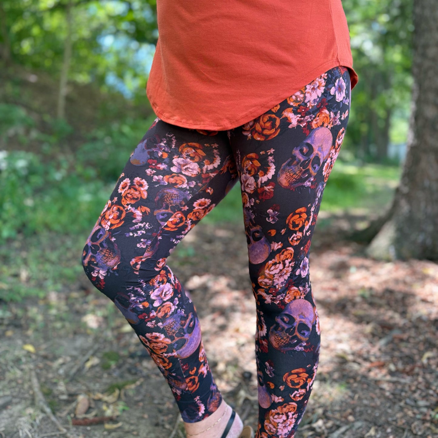 LuLaRoe Halloween 2025 - Leggings - Midnight Roses & Skulls