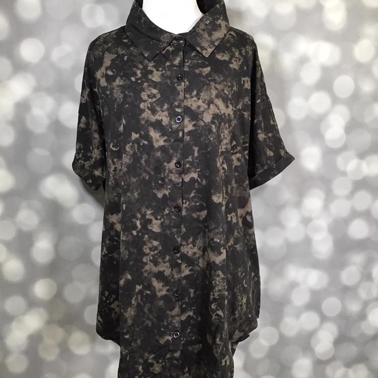 LuLaRoe Charlie button-up shirt in black and taupe smoky marble print with short sleeves and collared button-front design
