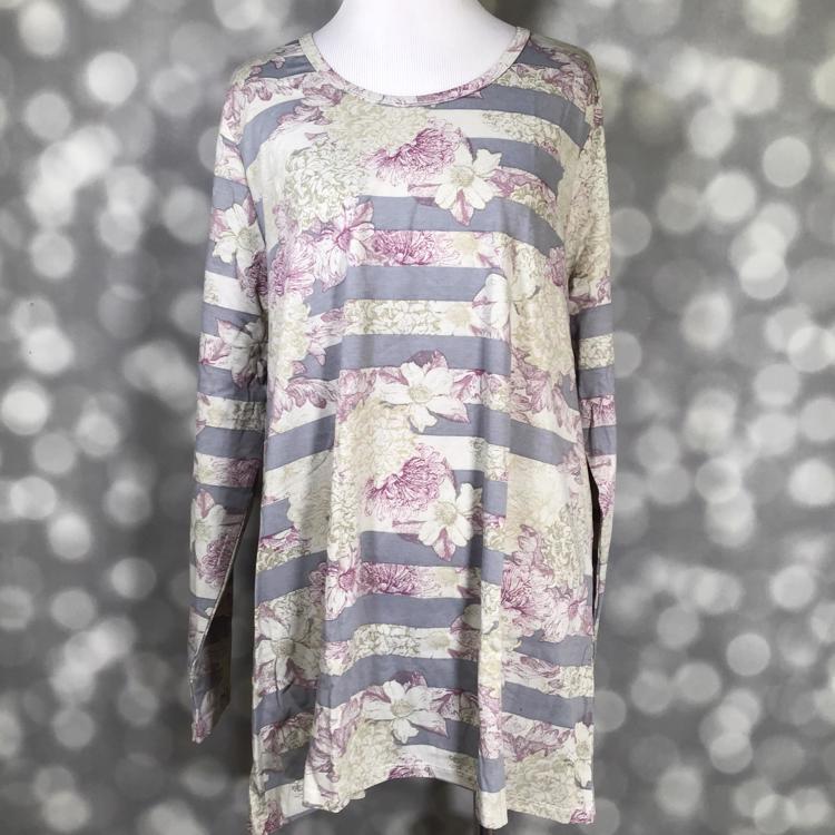 Front view of mannequin wearing LuLaRoe Lynnae Top in gray stripe and mauve floral print with long sleeves and scoop neckline