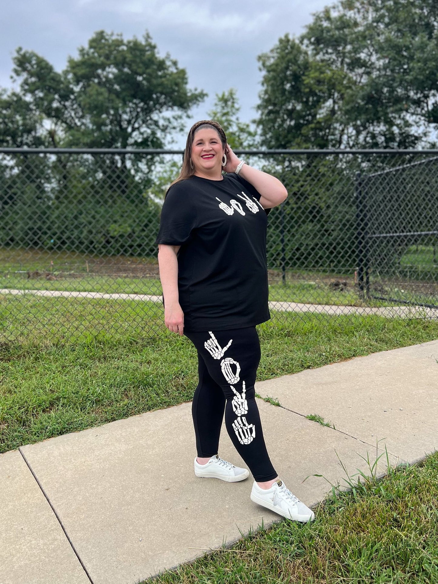 LuLaRoe Halloween 2025 - Leggings - Skeleton Love Sign