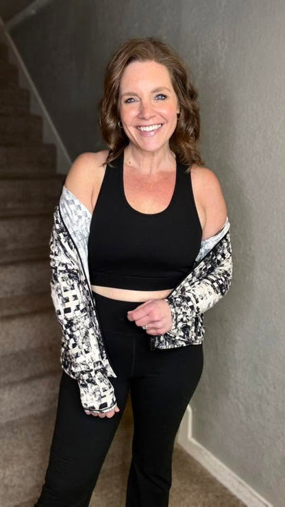 LuLaRoe RISE Invincible Sports Bra – Solid Black