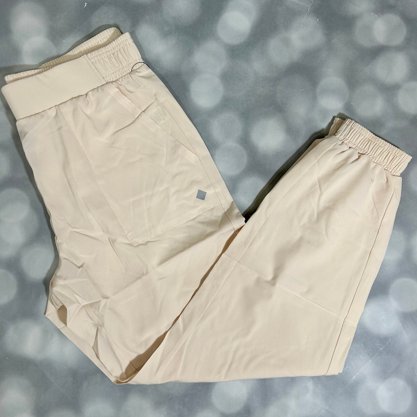 LuLaRoe LuLaRoe Rise Infinite Jogger – Solid Cream 