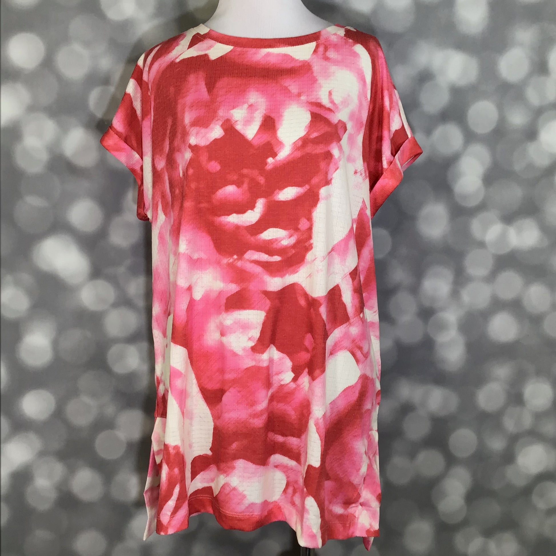 LuLaRoe LuLaRoe Leah Tunic - Crimson Watercolor Bloom 