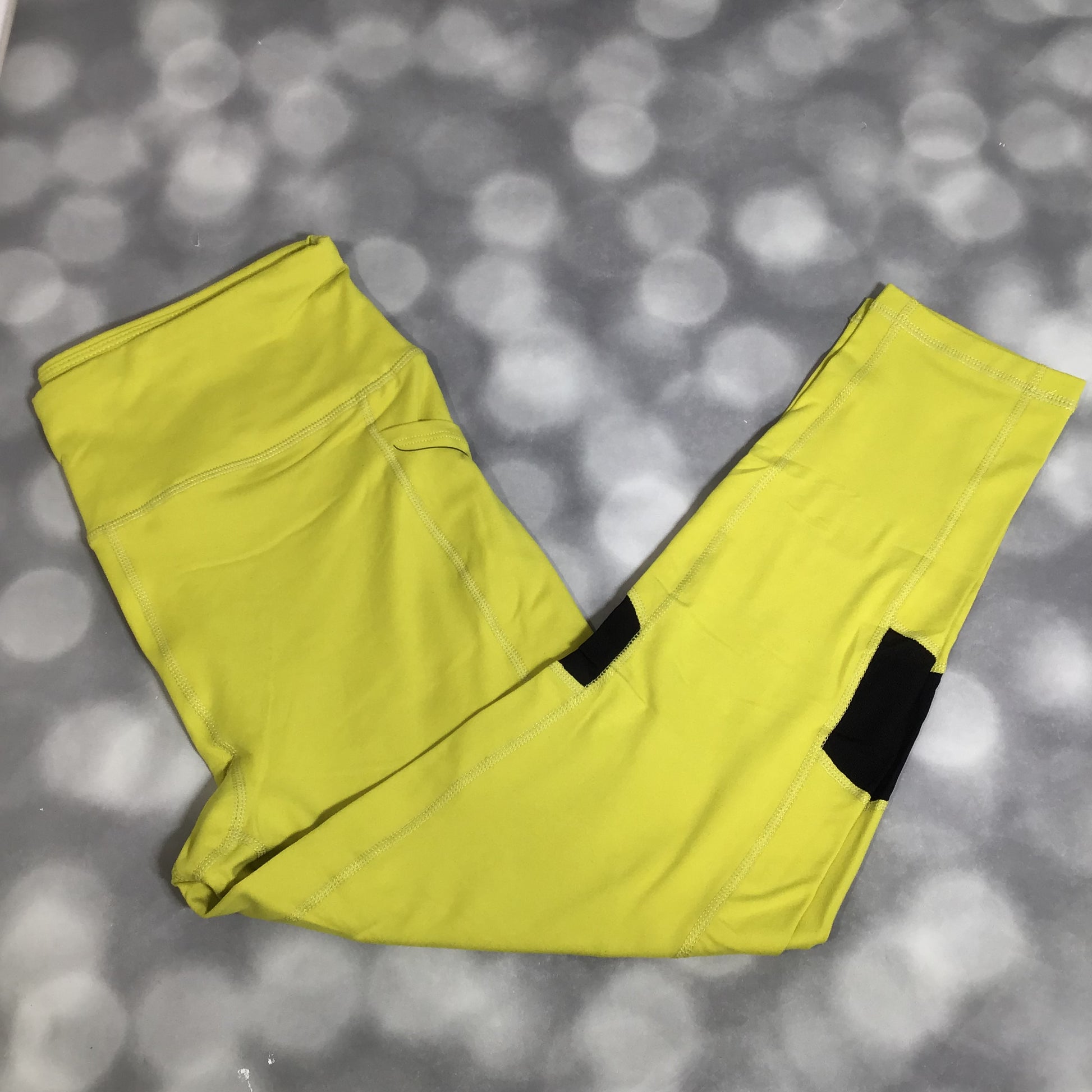 LuLaRoe LuLaRoe RISE Fearless Crop Legging - Solid Citron Moss 