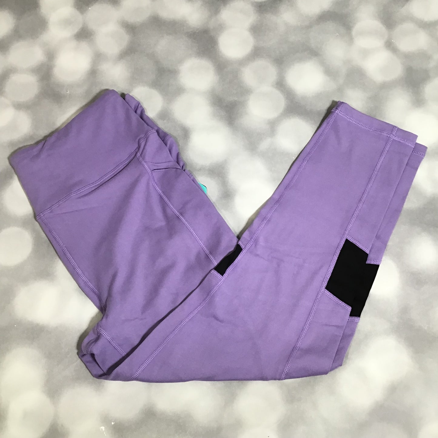 LuLaRoe LuLaRoe RISE Fearless Crop Legging - Solid Lavender Haze 