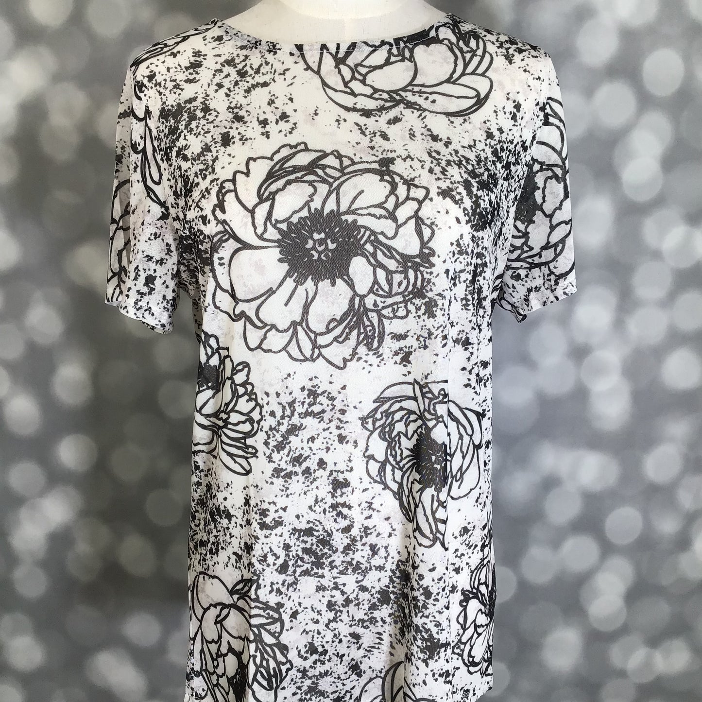 LuLaRoe LuLaRoe Miranda Mesh T - Midnight Sketch Bloom 