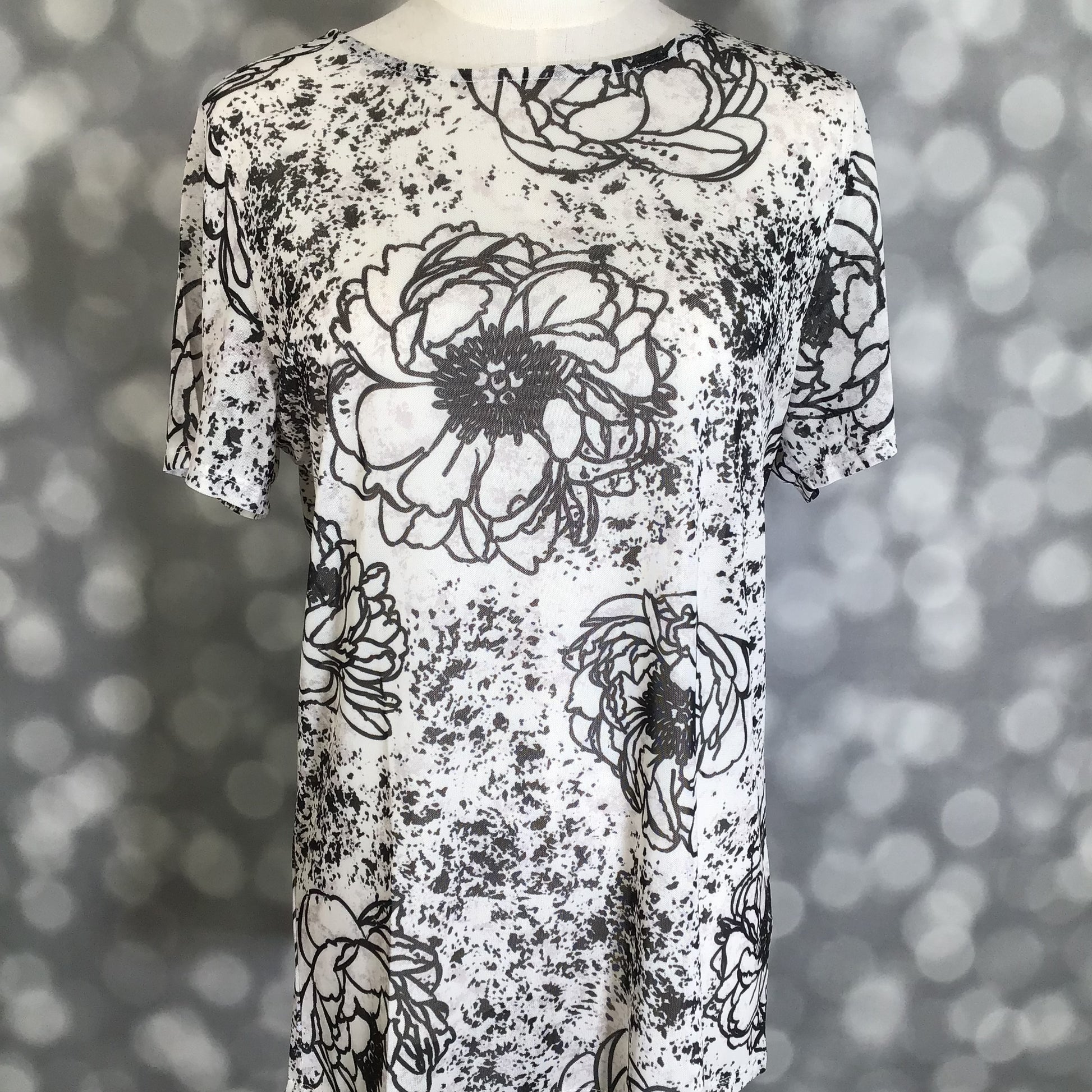 LuLaRoe LuLaRoe Miranda Mesh T - Midnight Sketch Bloom 
