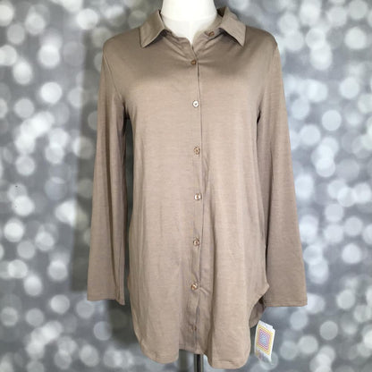 LuLaRoe Valentina adjustable sleeve button-up shirt in Solid Mushroom Taupe with a collar and scalloped side seams