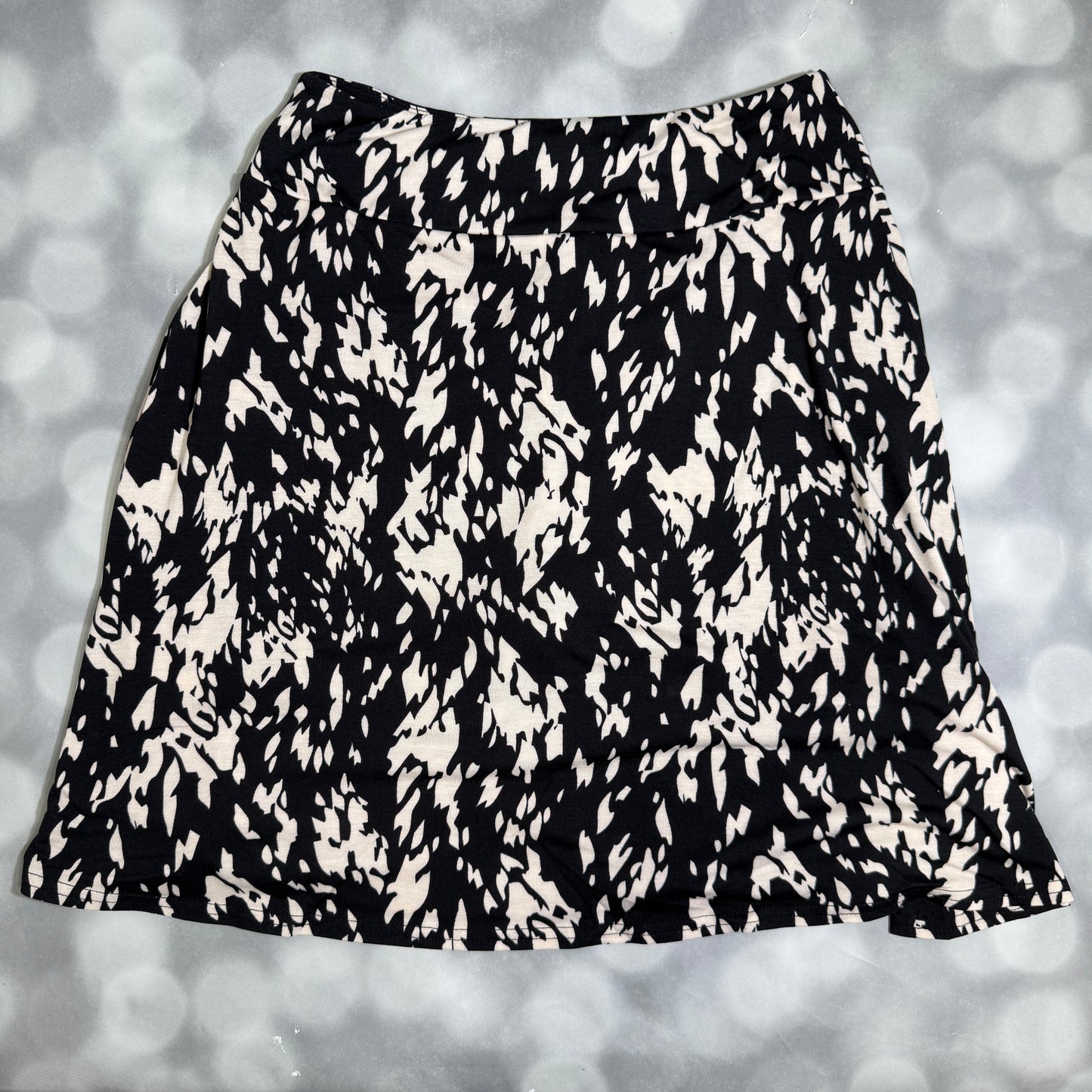 LuLaRoe Eileen Skort - Black & Ivory Abstract Print