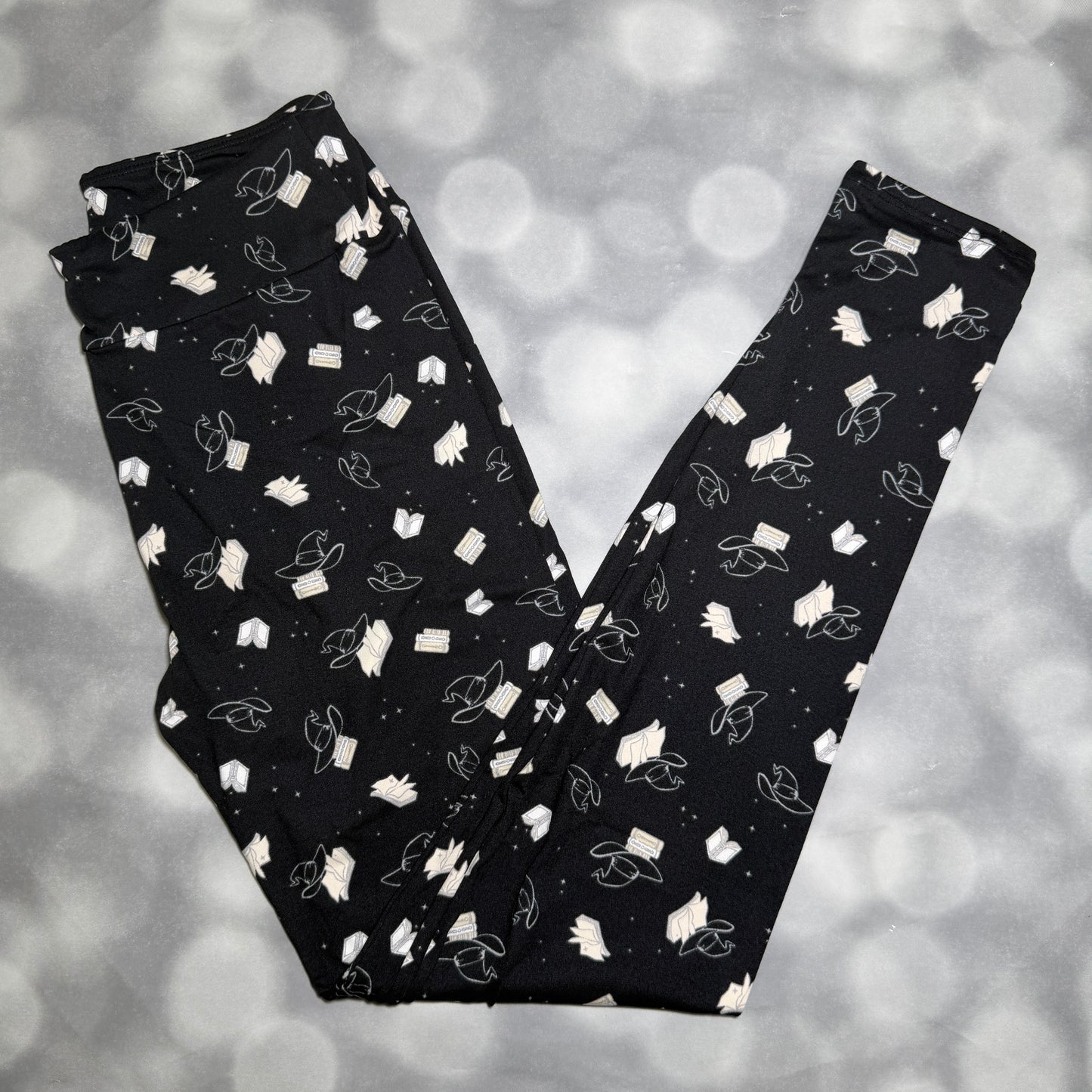 LuLaRoe 2026 Halloween Leggings – Black Witch Hats & Spellbooks