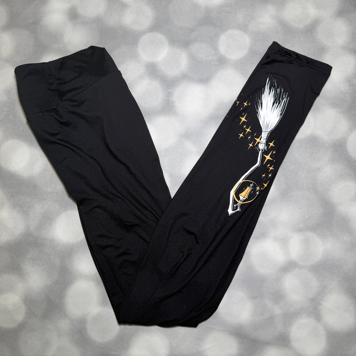 LuLaRoe 2026 Halloween Leggings – Witch’s Broom Graphic