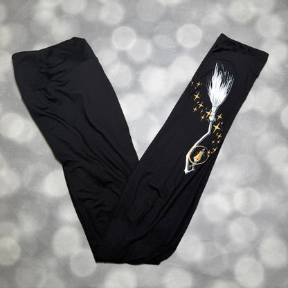 LuLaRoe 2026 Halloween Leggings – Witch’s Broom Graphic
