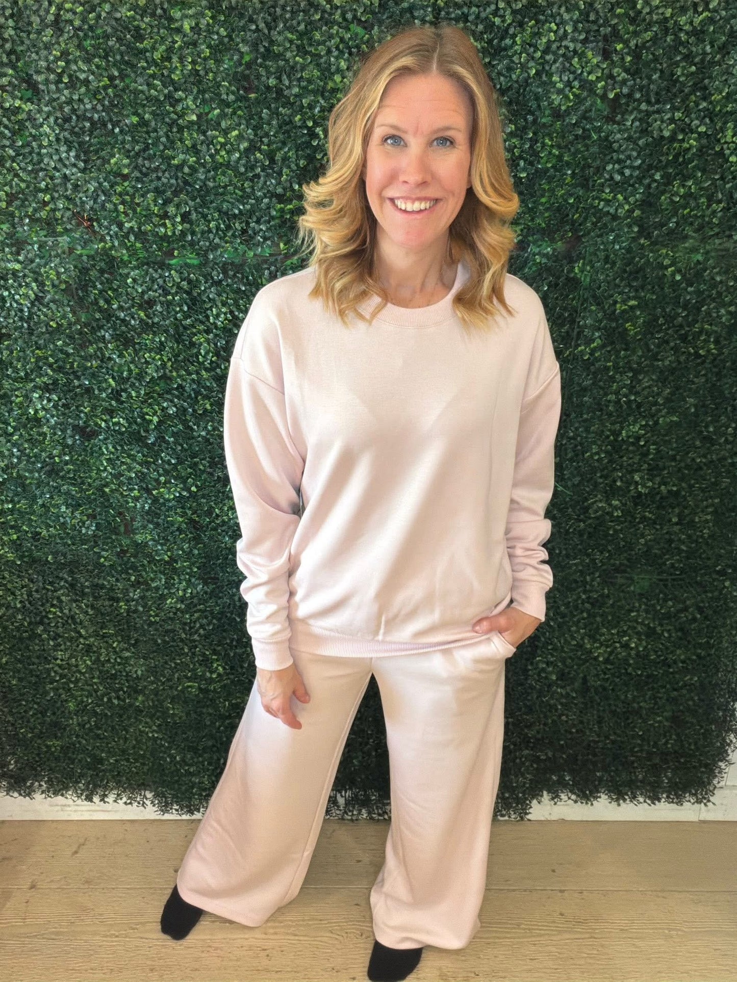 LuLaRoe LuLaRoe RISE Recharge Sweatpant – Solid Blush Cloud 