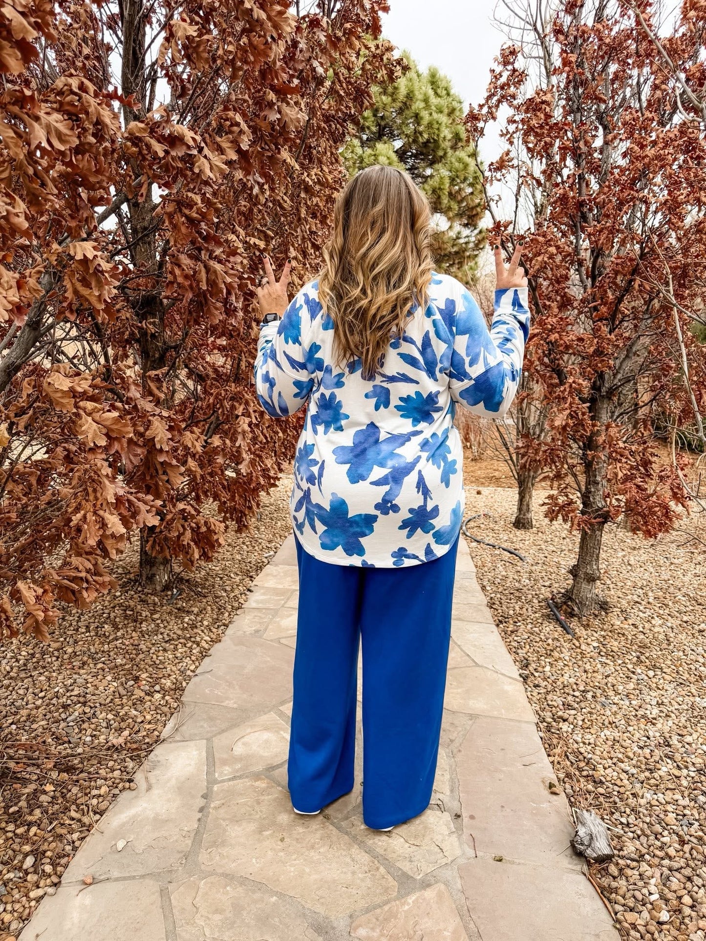 LuLaRoe LuLaRoe Erin Raglan Top - Indigo Watercolor Bloom 