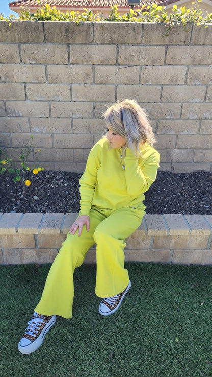 LuLaRoe LuLaRoe RISE Reset Pullover – Citrus Bloom Statement 