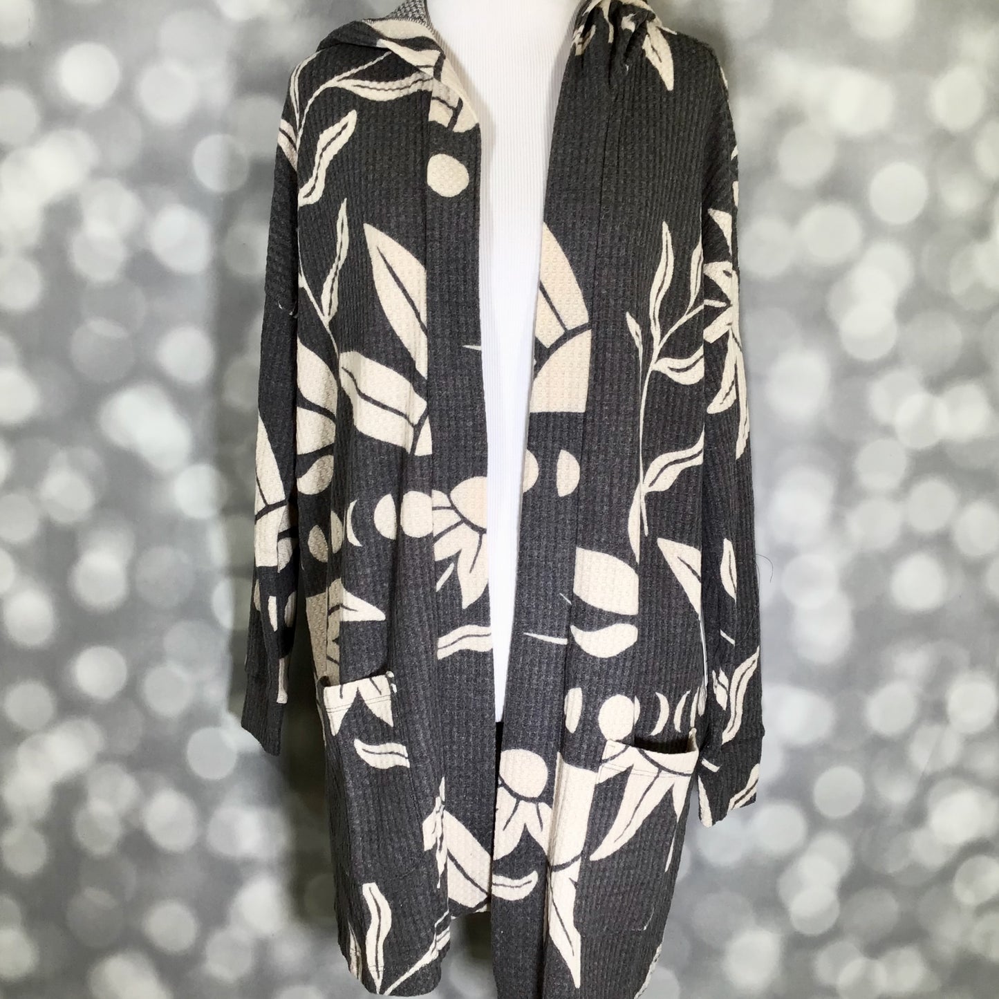 LuLaRoe Cozy Mackenzie Cardigan - Black & Cream Botanical Star Print