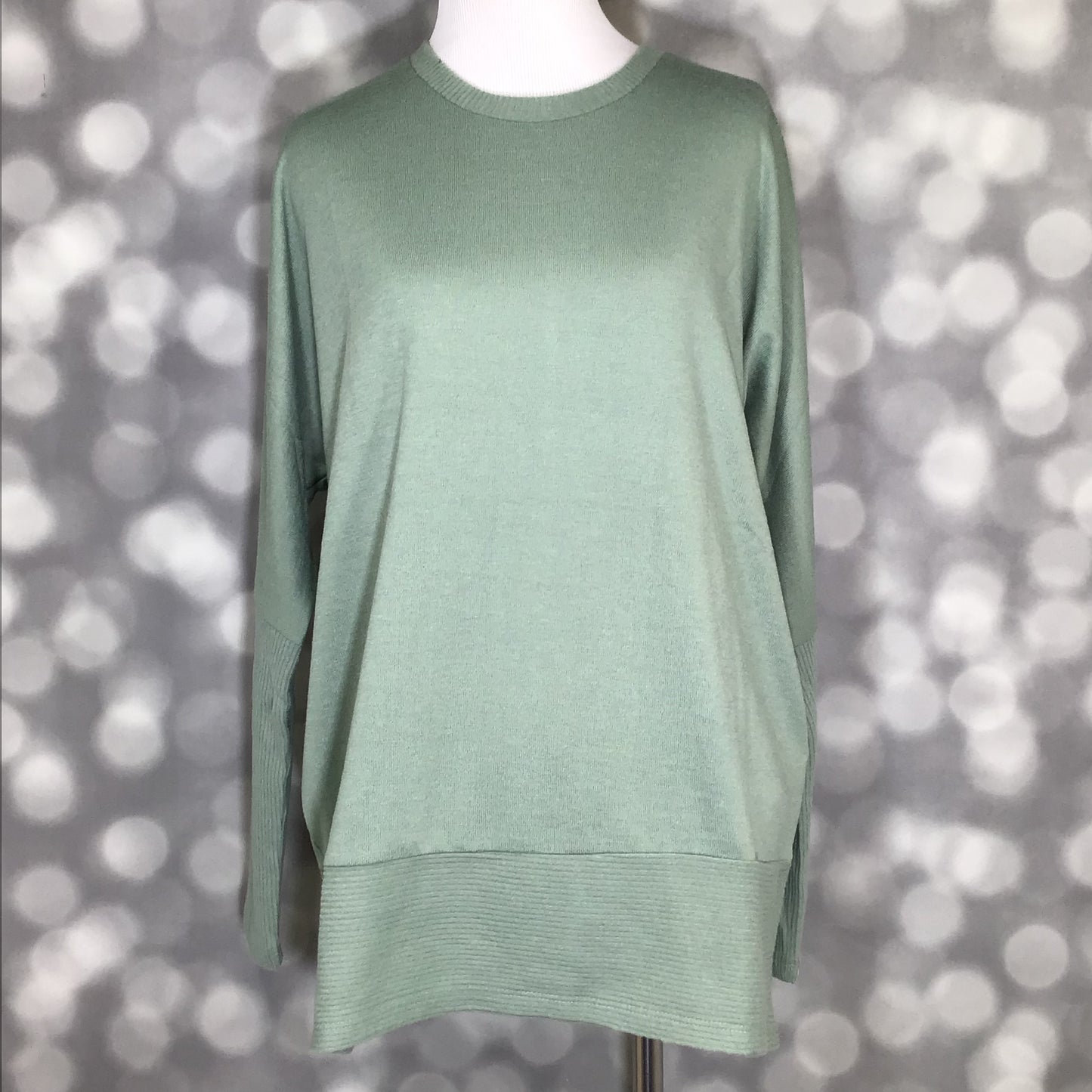 LuLaRoe LuLaRoe Tammy Top — Solid Soft Sage Mist 