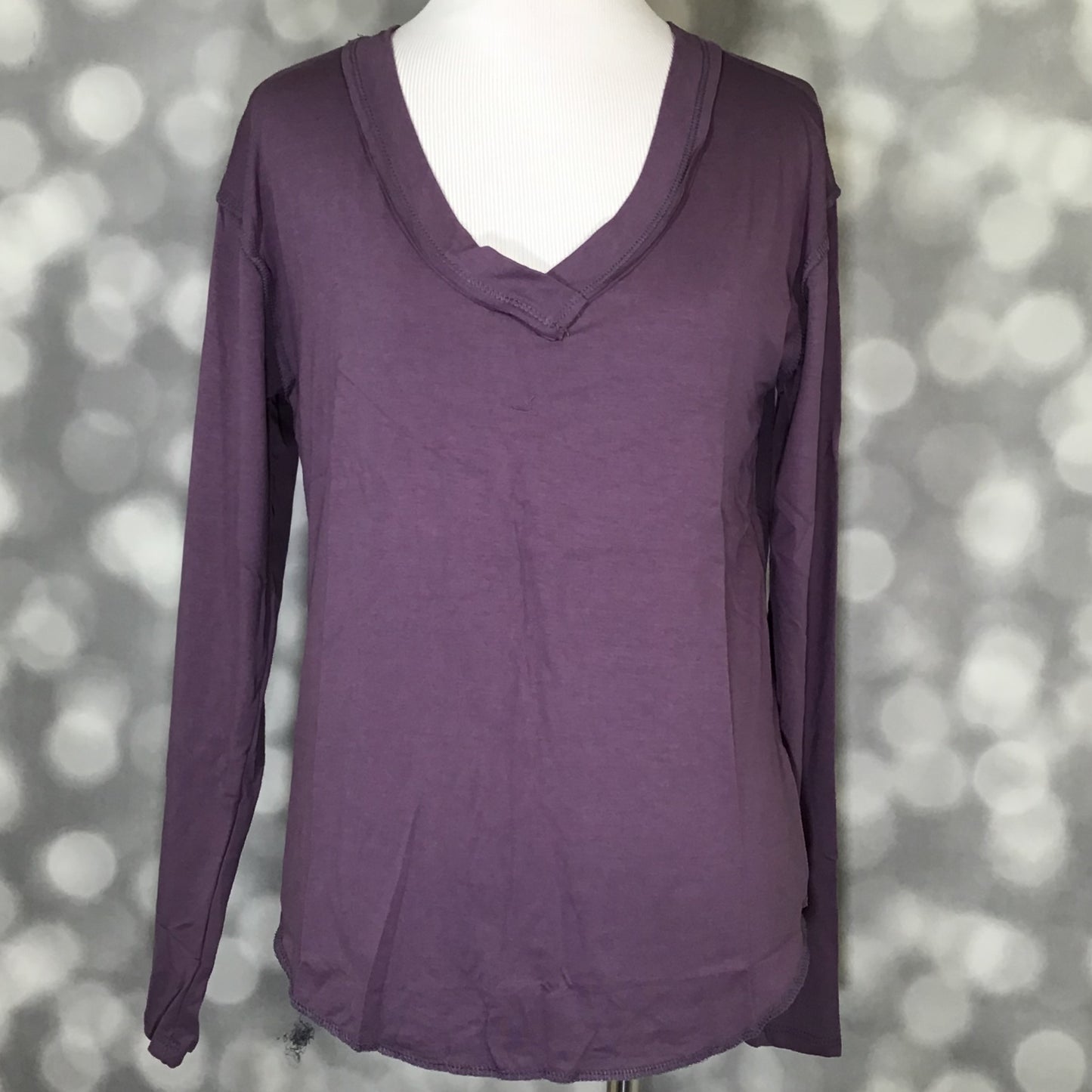 LuLaRoe LuLaRoe Vicki Top - Solid Soft Grape 