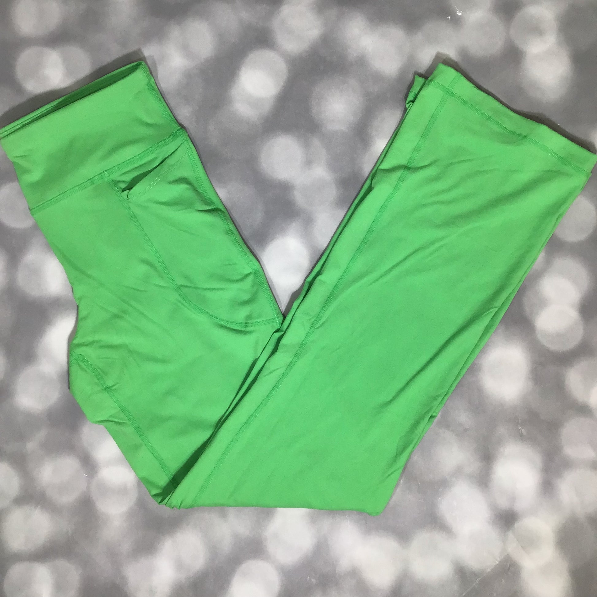 LuLaRoe RISE Passionate Yoga Pant 2.0 - Solid Vibrant Clover Green 