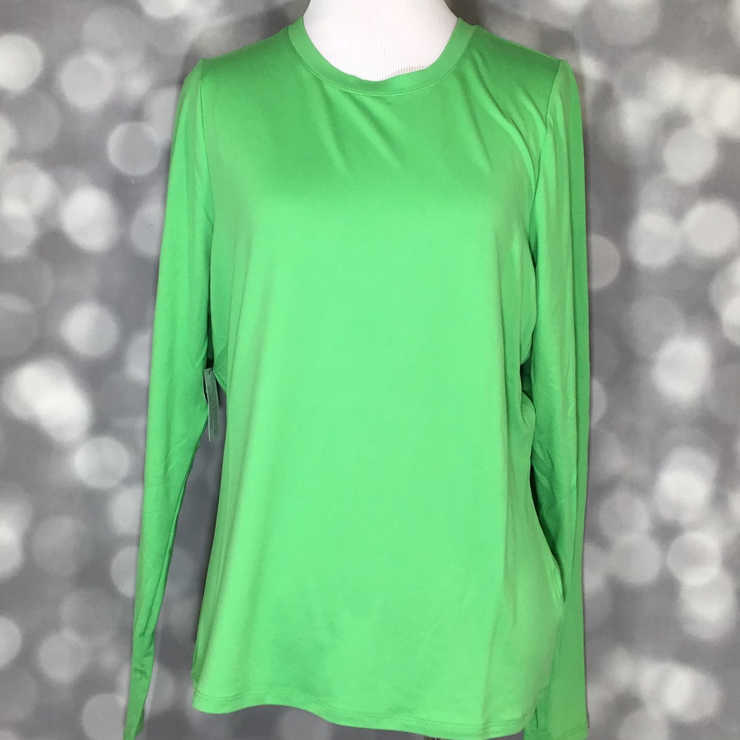 LuLaRoe LuLaRoe Rise Limitless Top - Solid Classic Clover Green 