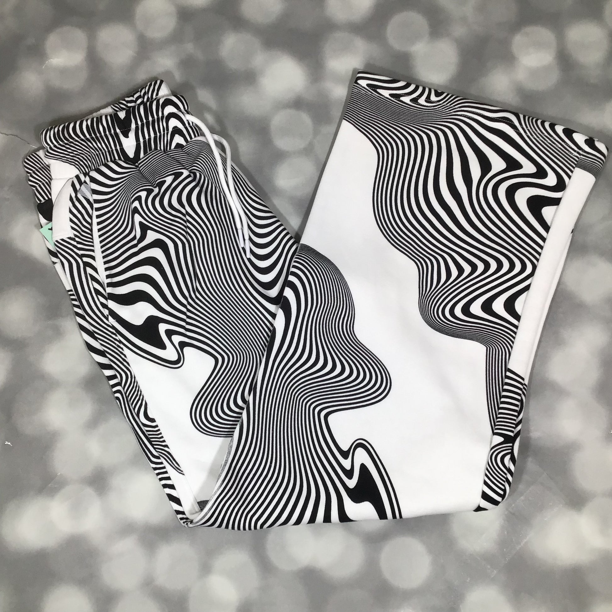 LuLaRoe LuLaRoe RISE Recharge Sweatpant – Ivory Current Abstract 