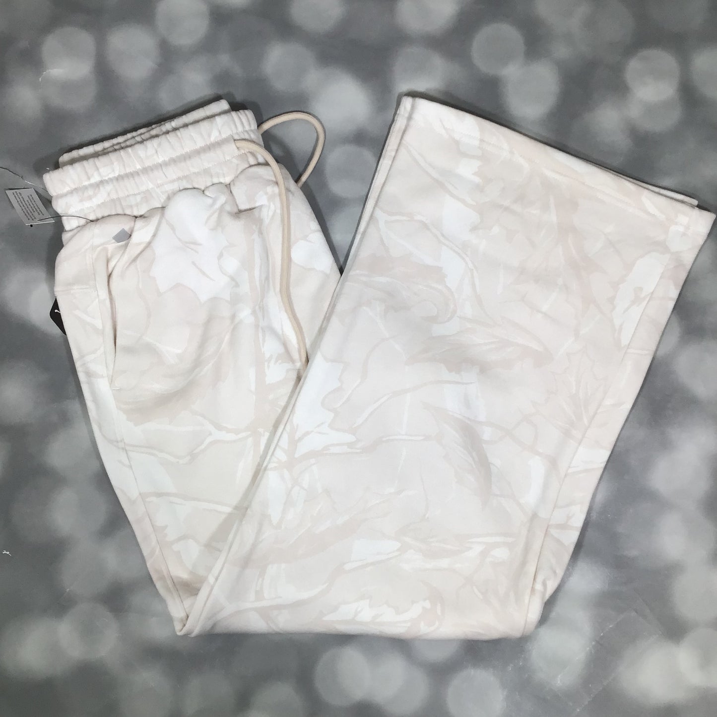 LuLaRoe LuLaRoe RISE Recharge Sweatpant – Ivory Whisper Camo 