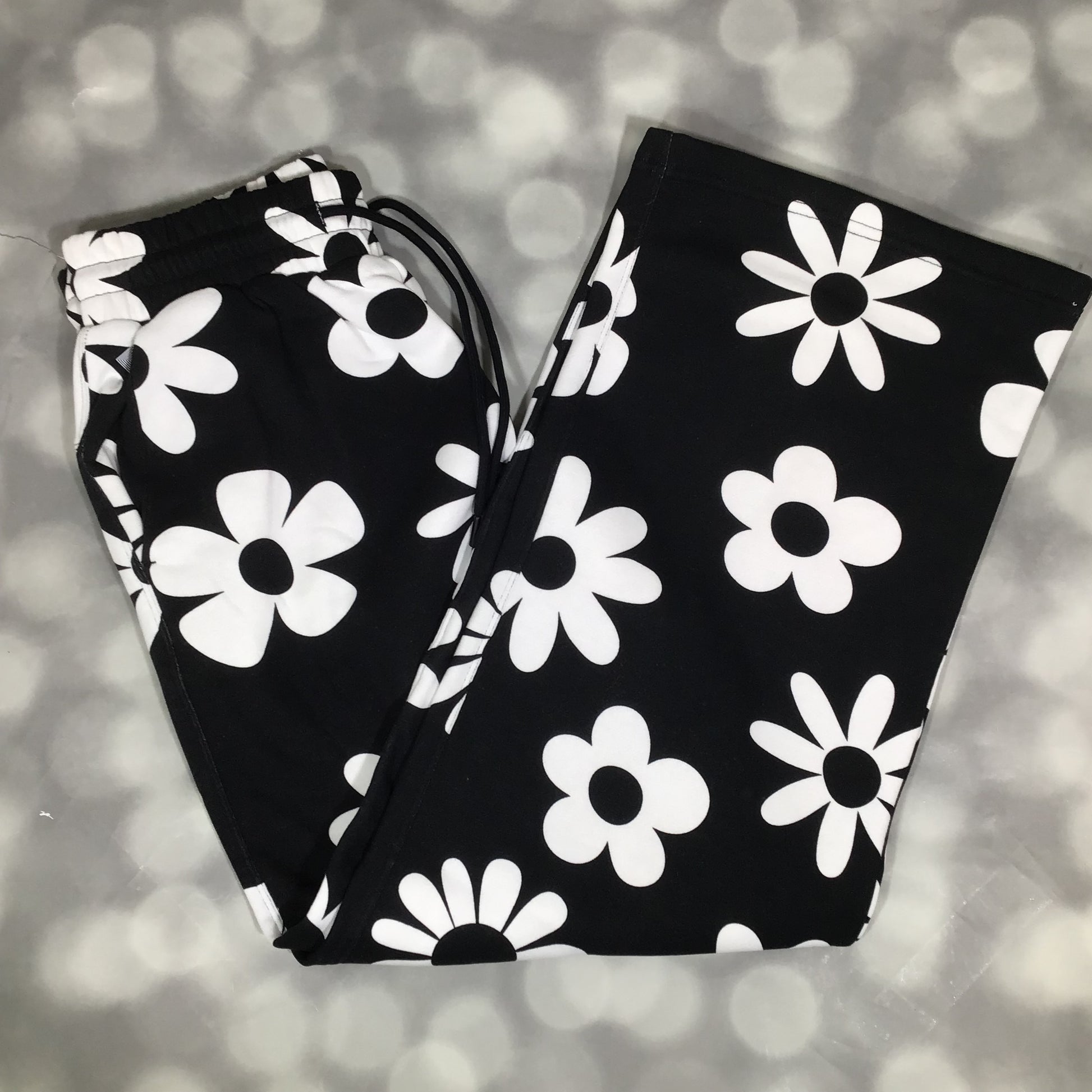 LuLaRoe LuLaRoe RISE Recharge Sweatpant – Midnight Mod Daisy 