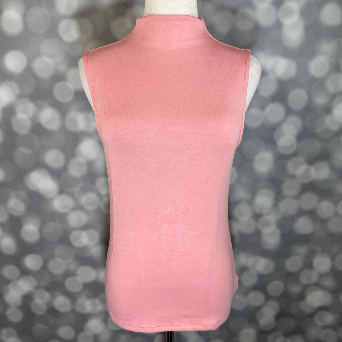 LuLaRoe Ramona Mock Neck Tank – Solid Blush Pink outfit and fit photo