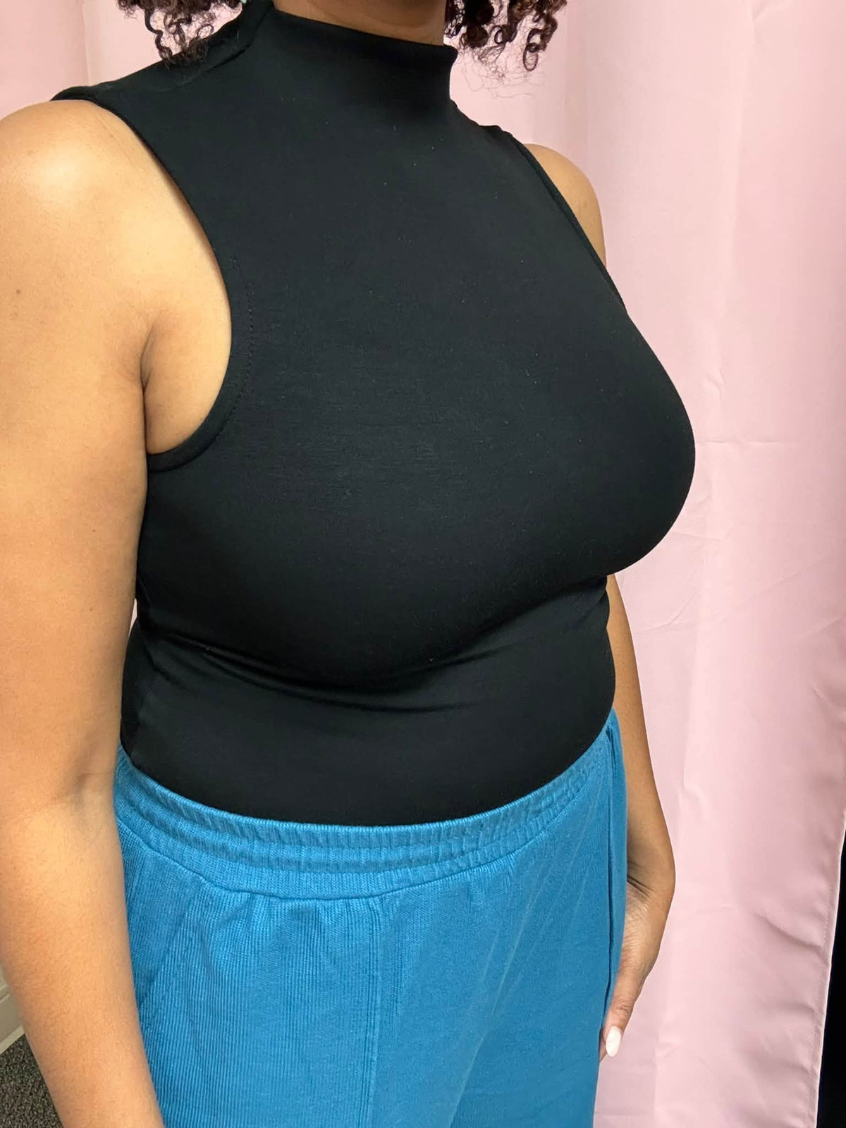 LuLaRoe Ramona Mock Neck Tank – Solid Black outfit and fit photo