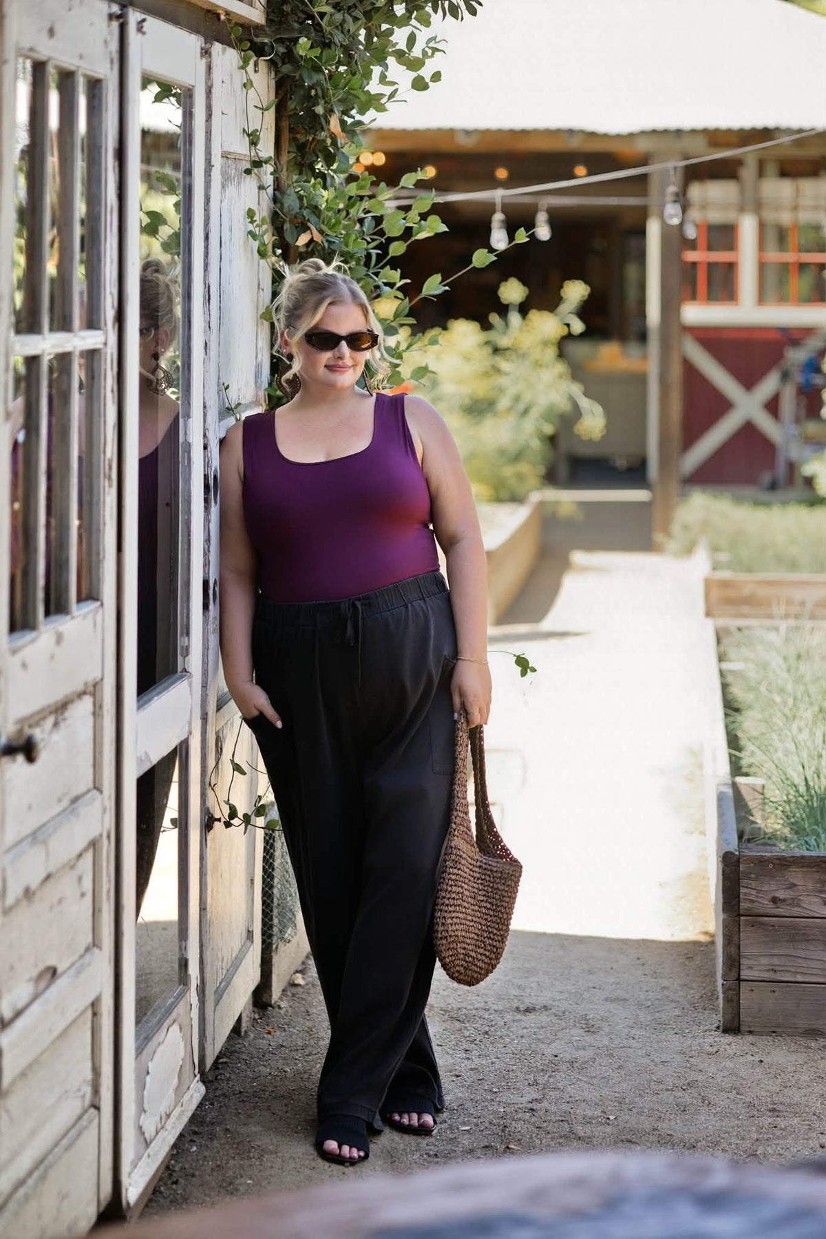 LuLaRoe Brindley Black wash women's barrel-leg pull-on pants - product photo 7