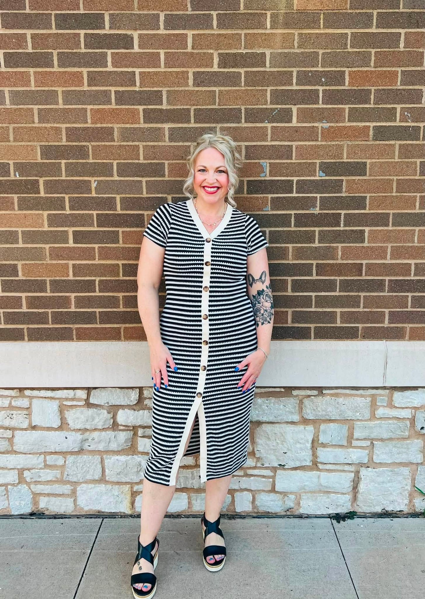 LuLaRoe Leni Dress – Black & Ivory Scalloped Stripe