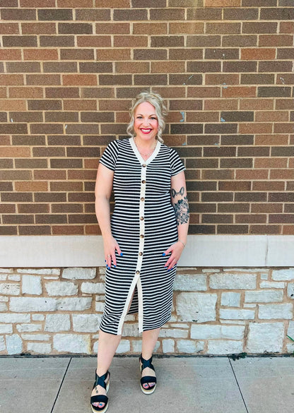 LuLaRoe Leni Dress – Black & Ivory Scalloped Stripe