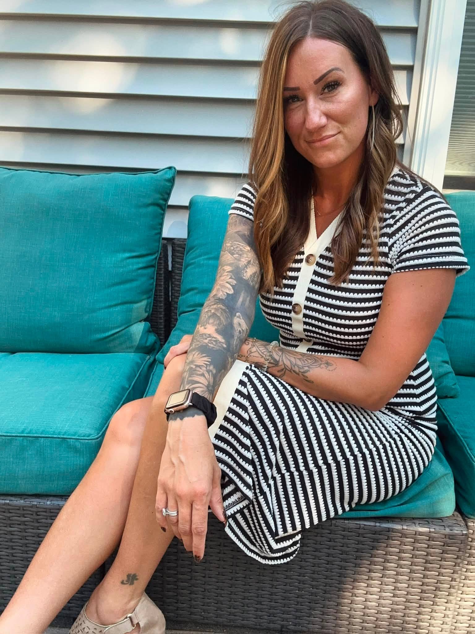 LuLaRoe Leni Dress β Black & Ivory Scalloped Stripe 2XL
