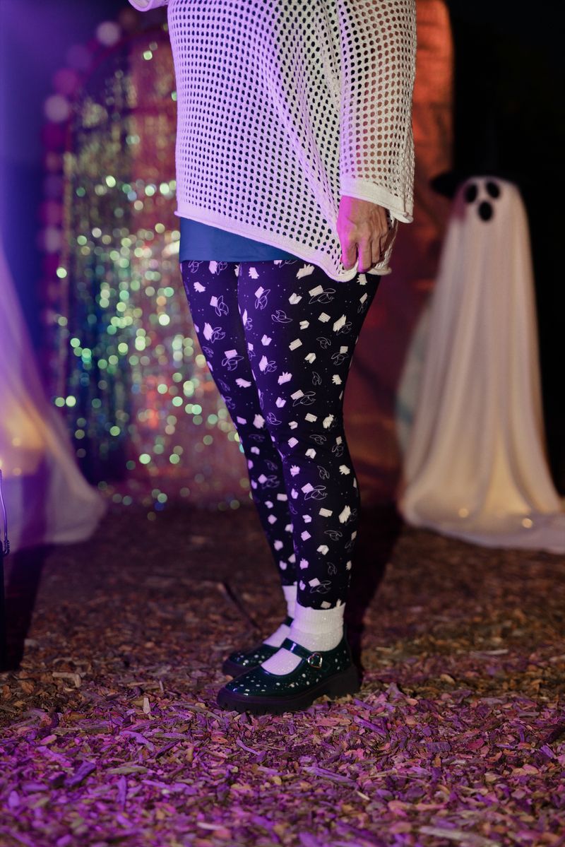 LuLaRoe 2026 Halloween Leggings – Black Witch Hats & Spellbooks