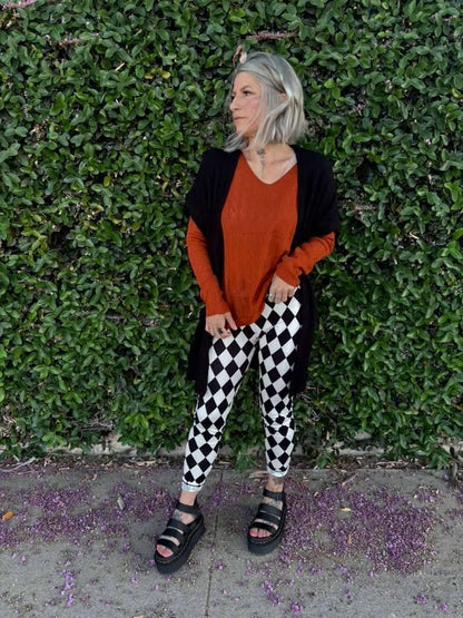LuLaRoe 2026 Halloween Leggings – Black & White Harlequin Diamond