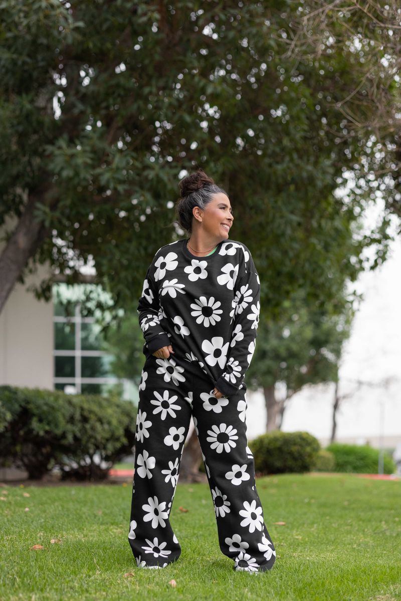 LuLaRoe LuLaRoe RISE Reset Pullover – Midnight Mod Daisy 