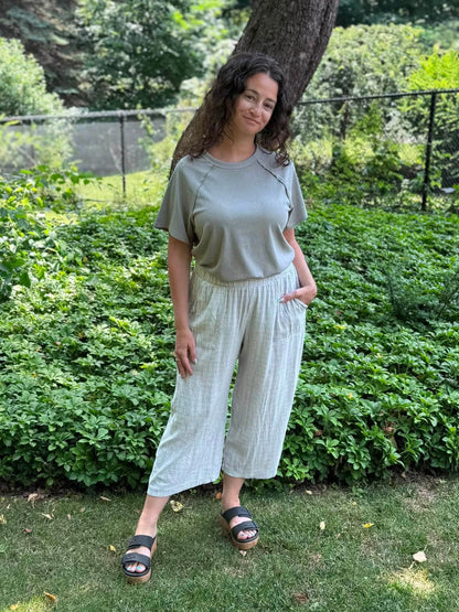 LuLaRoe Melanie Raglan Top in Solid Heather Gray product image.