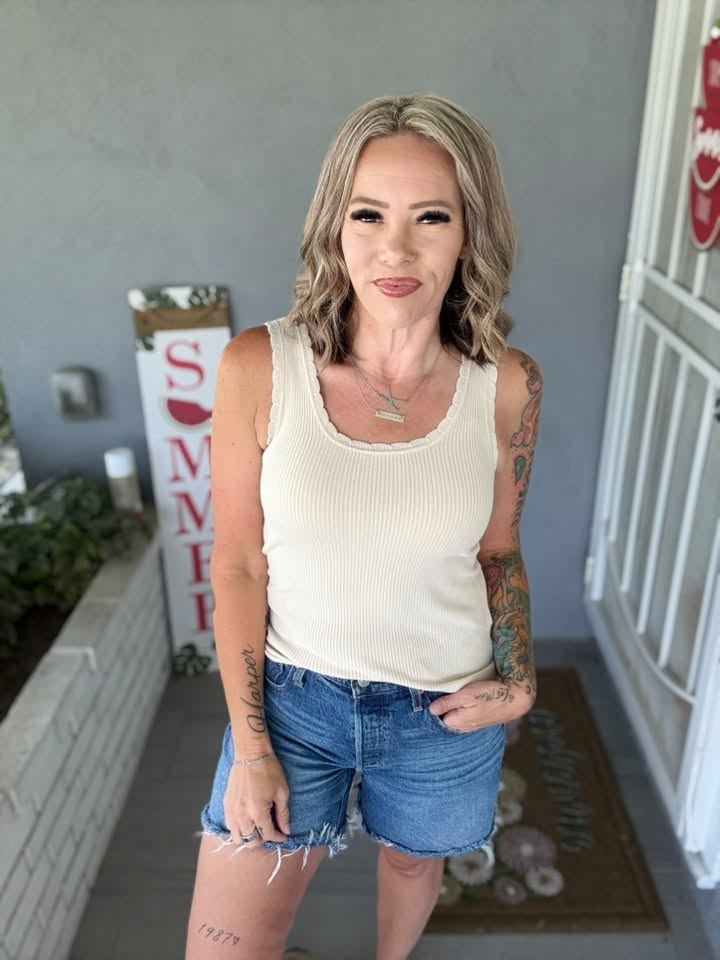LuLaRoe Maydene Scallop Edge Tank – Solid Egret Ivory