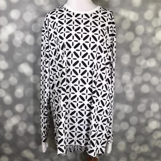 LuLaRoe Hudson Long Sleeve Tee in black and white geometric lattice print – unisex crew neck top