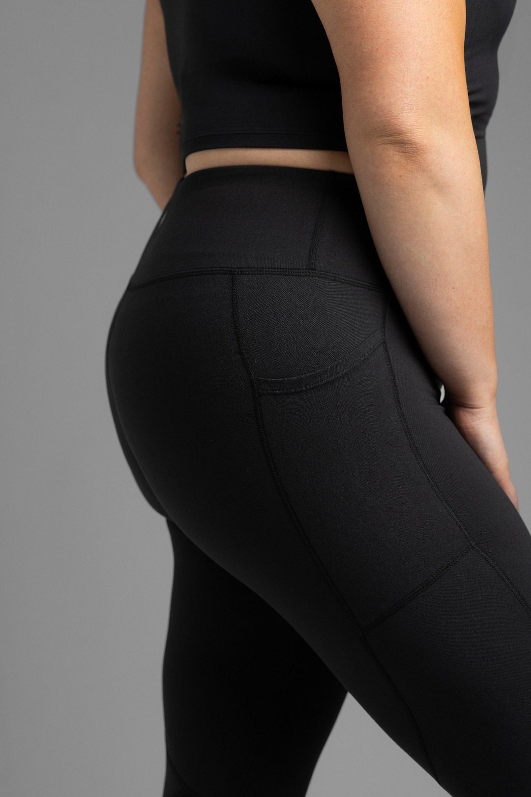 LuLaRoe LuLaRoe RISE Fearless Crop Legging - Solid Black 