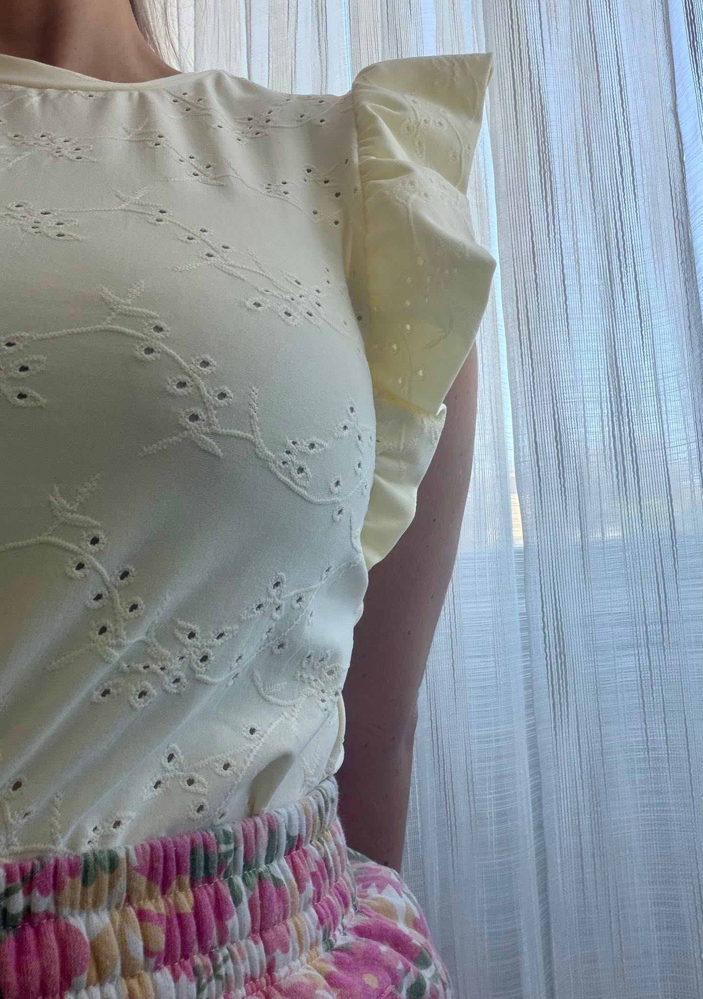 LuLaRoe LeeAnn Ruffle Sleeve Top - Solid Buttercream